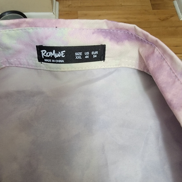 Two piece shorts and shirt romwe tiedye set - Picture 2 of 2